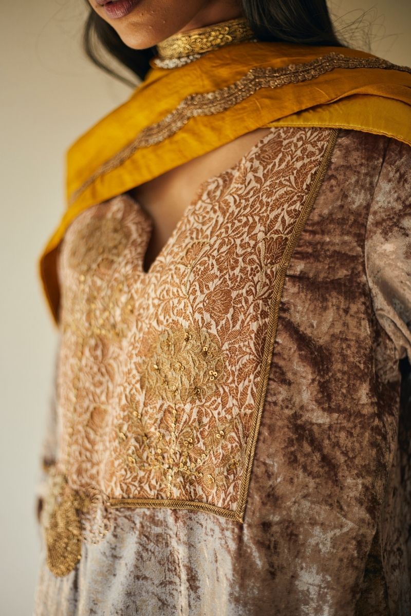 Md Kurta In Warm Ecru Velvet With Pants