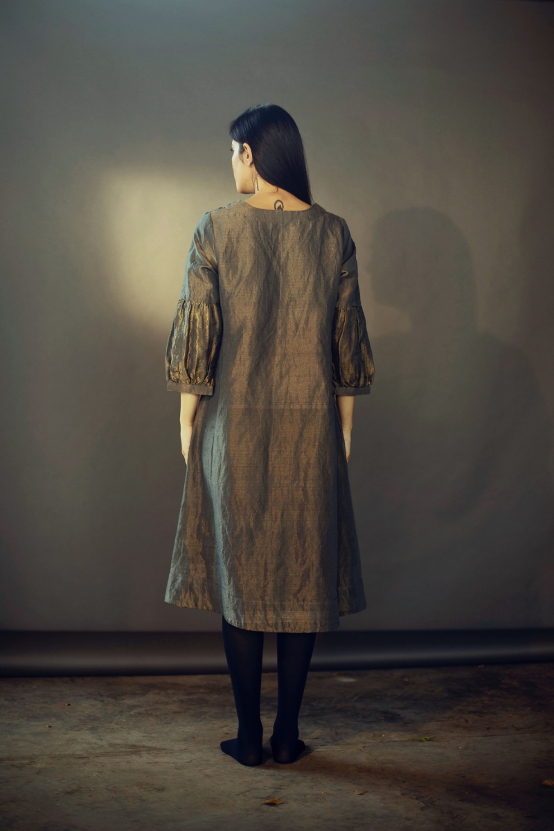 FB Kurta In Navy Gold Handloom Tissue