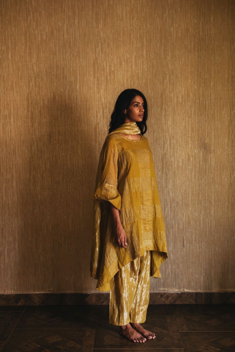 Dupatta In Mustard Handwoven Tissue