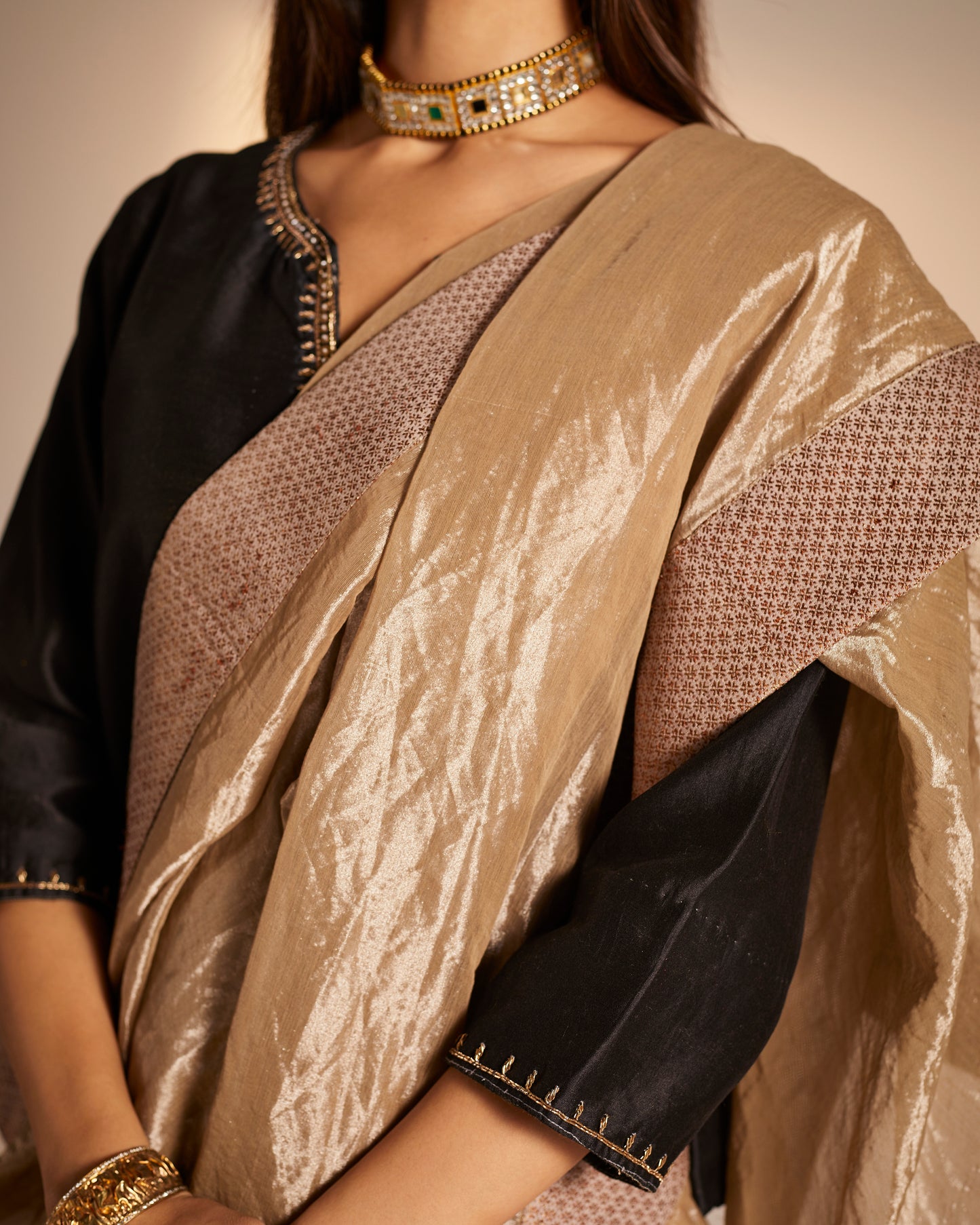 Sari in Champagne Grey Tissue