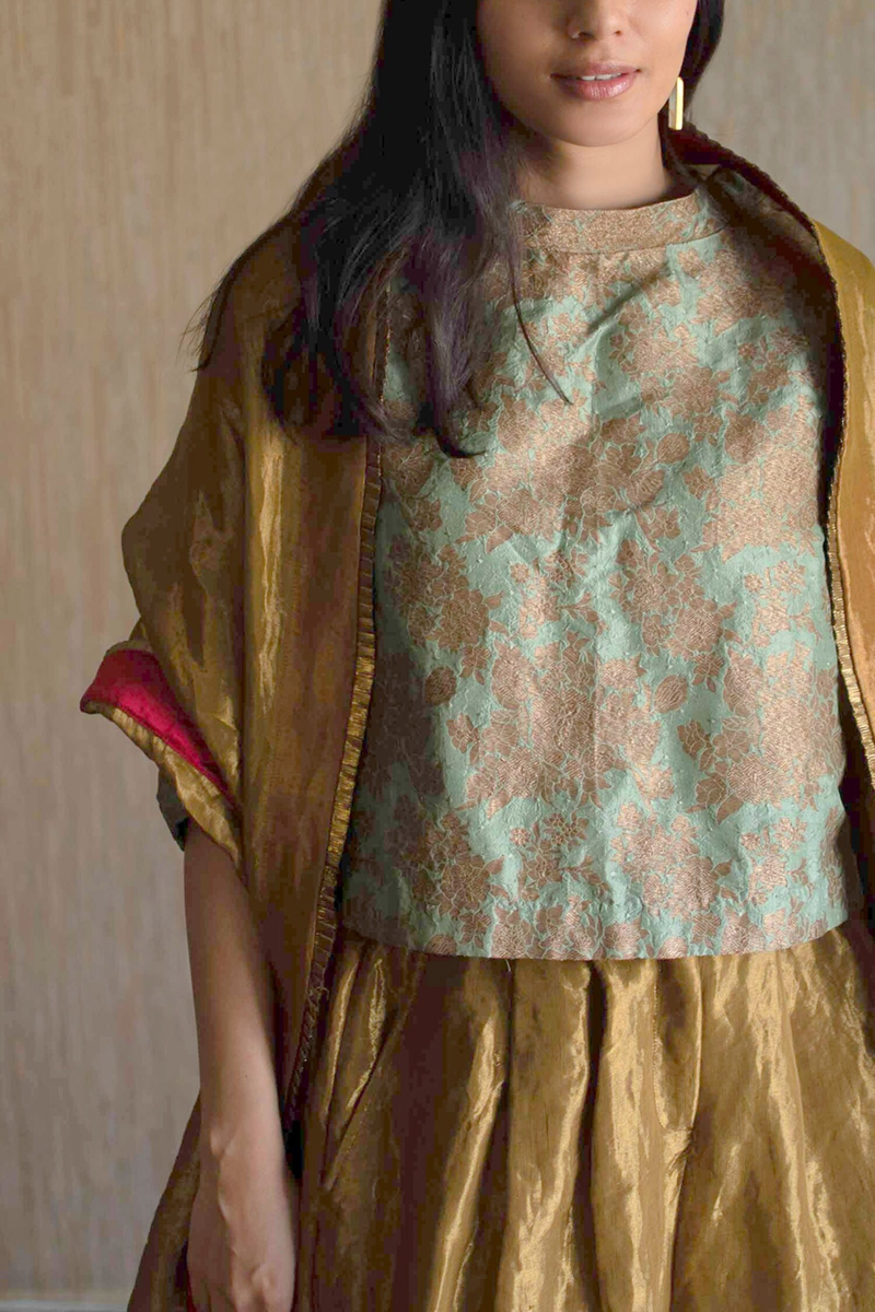 Dupatta in Handloom Gold Tissue
