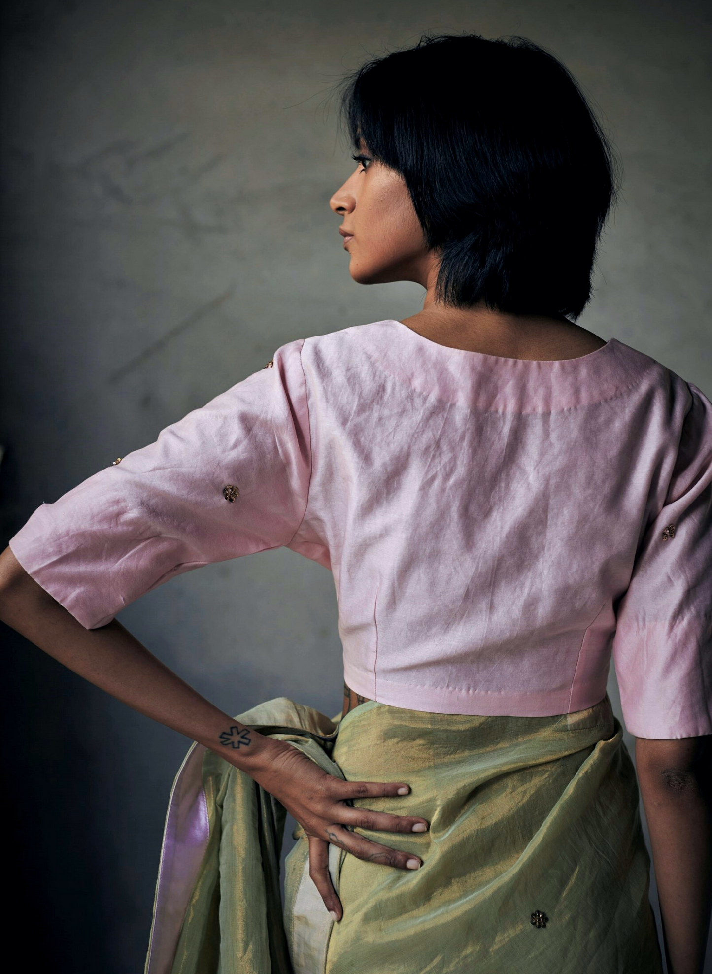 Sari In Pista Gold Tissue