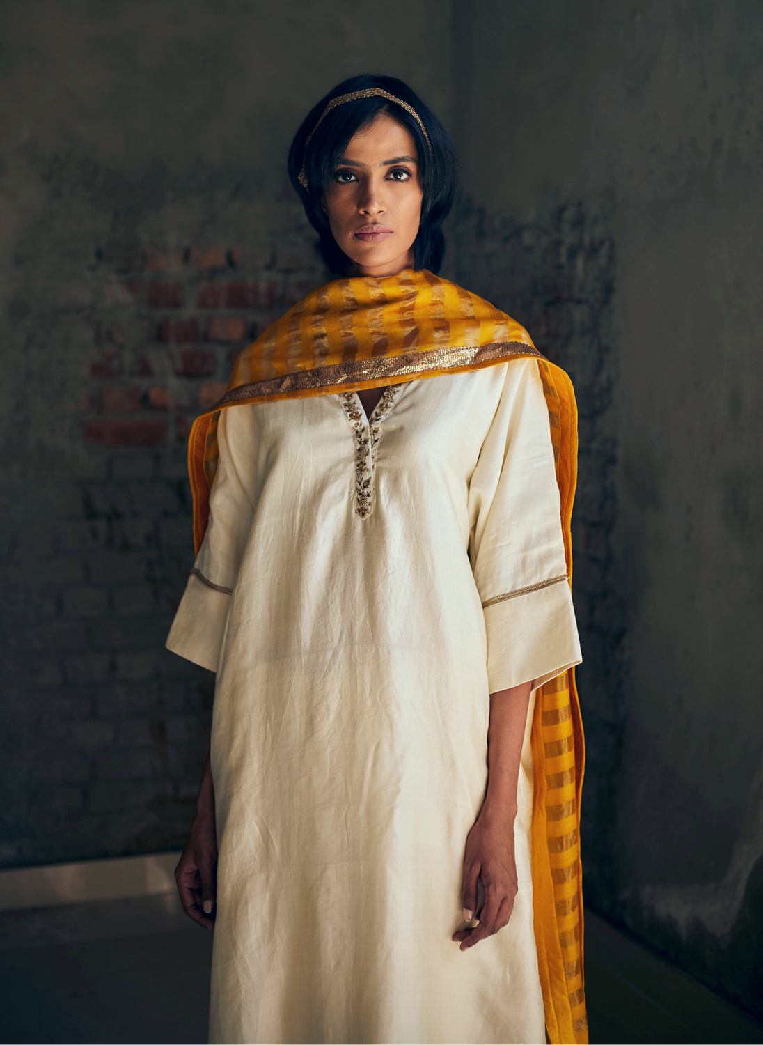 Kaftan In Ivory Silk With Pants