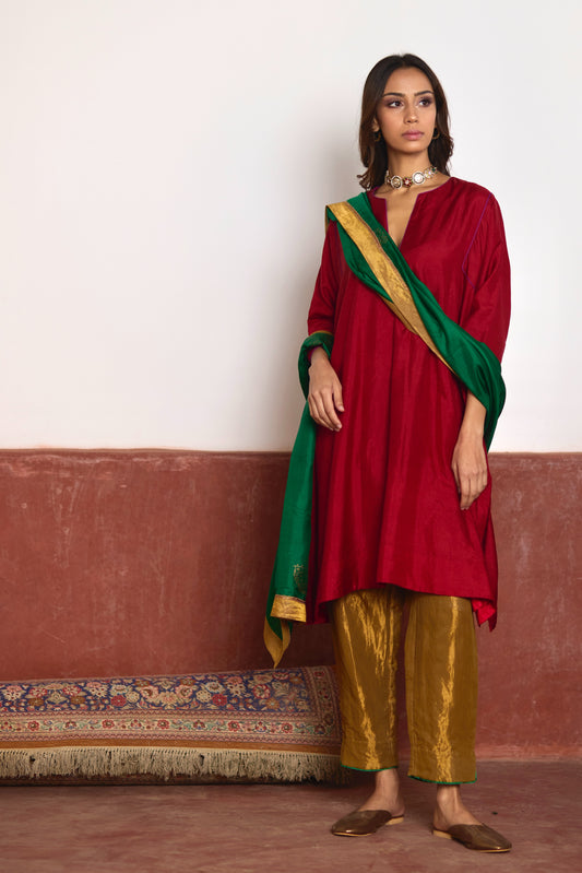 Jhabla Kurta in Red Silk with Gold Tissue Pant