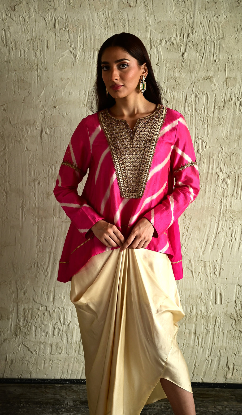 Shabana pink Leheriya with Ivory Cowl Skirt