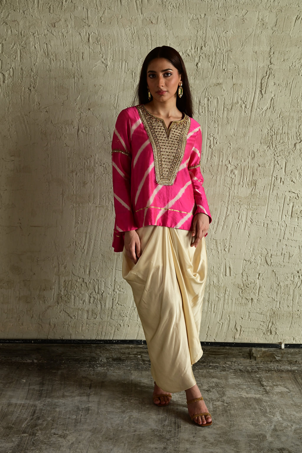 Shabana pink Leheriya with Ivory Cowl Skirt
