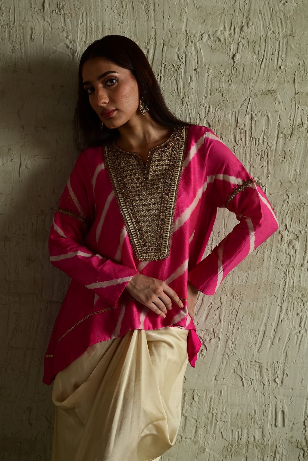 Shabana pink Leheriya with Ivory Cowl Skirt