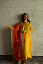 Urmila Leheriya Diagonal Dupatta in Orange