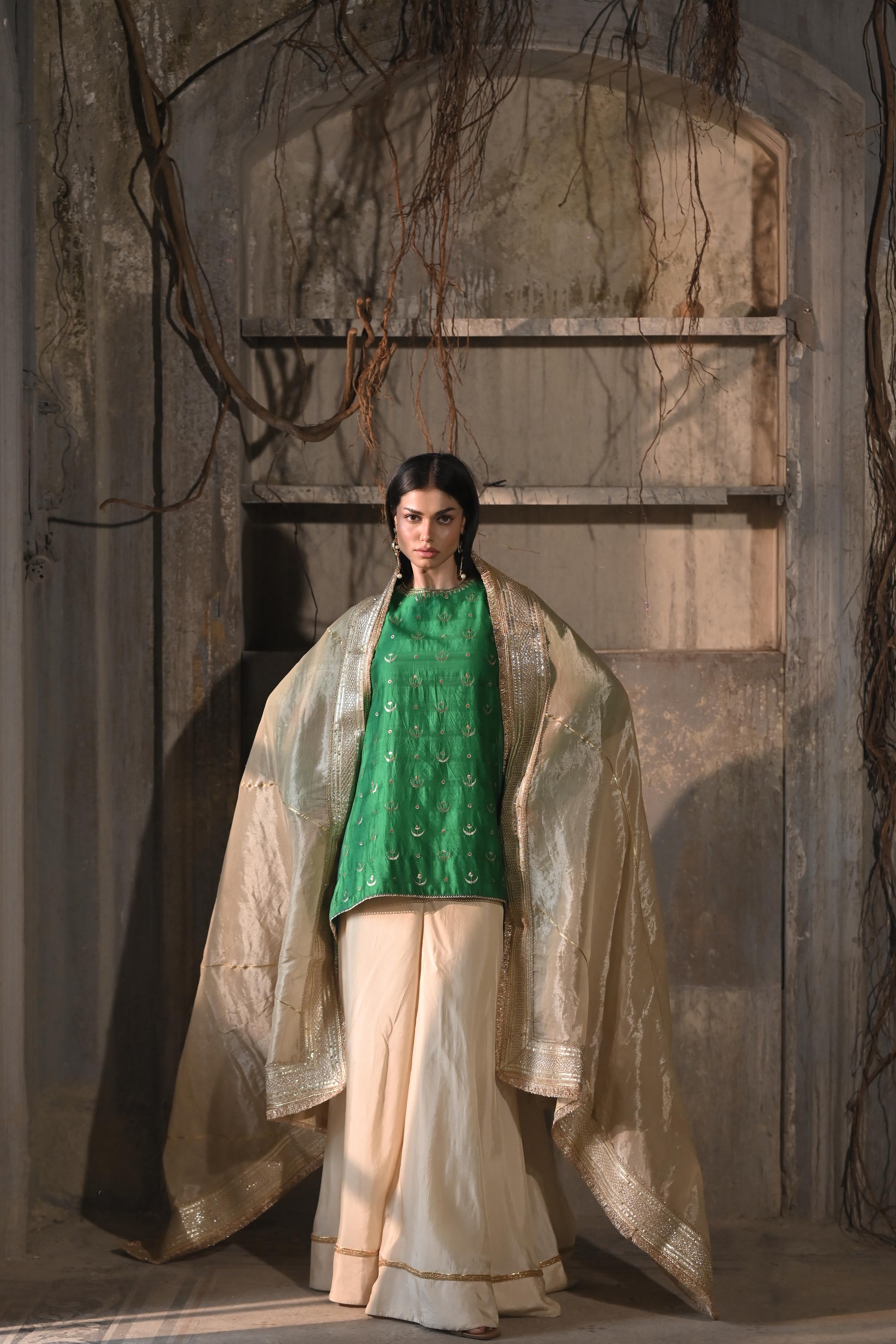 Amina Dupatta in Ivory Tissue