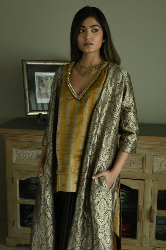 Judy Jacket in Brown Brocade