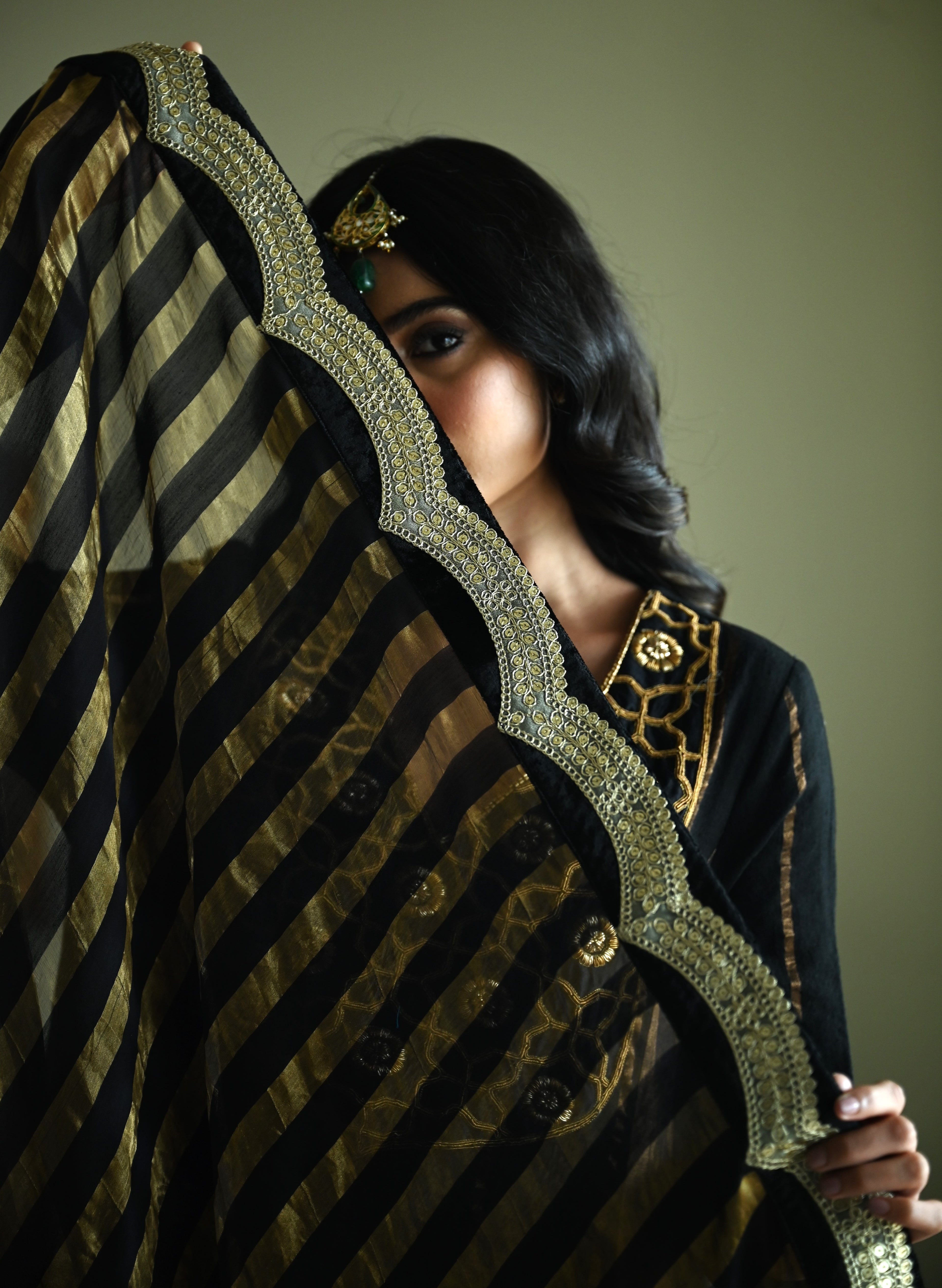 Lakeerein Kala Dupatta in stripe Tissue