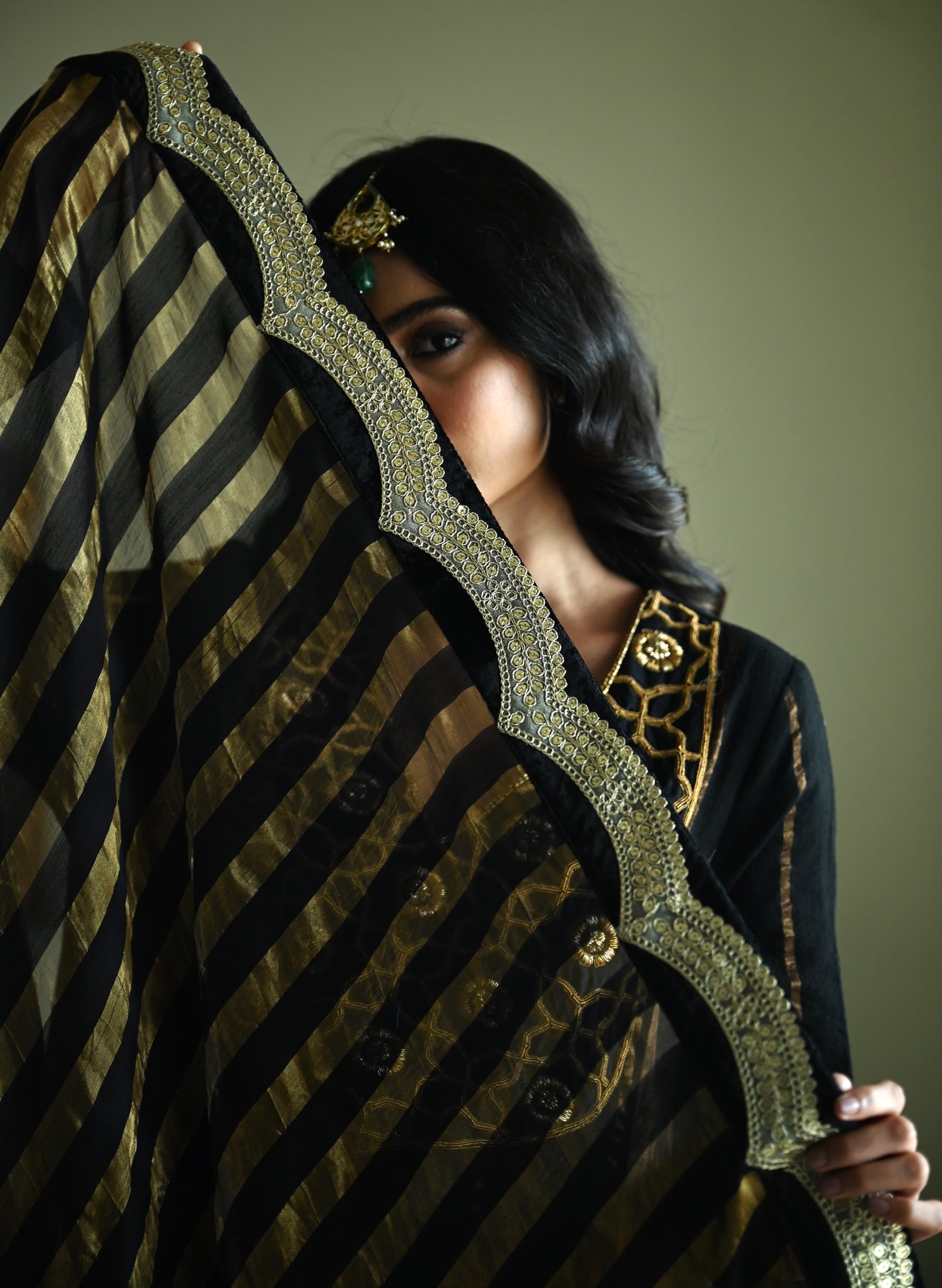 Lakeerein Kala Dupatta in stripe Tissue