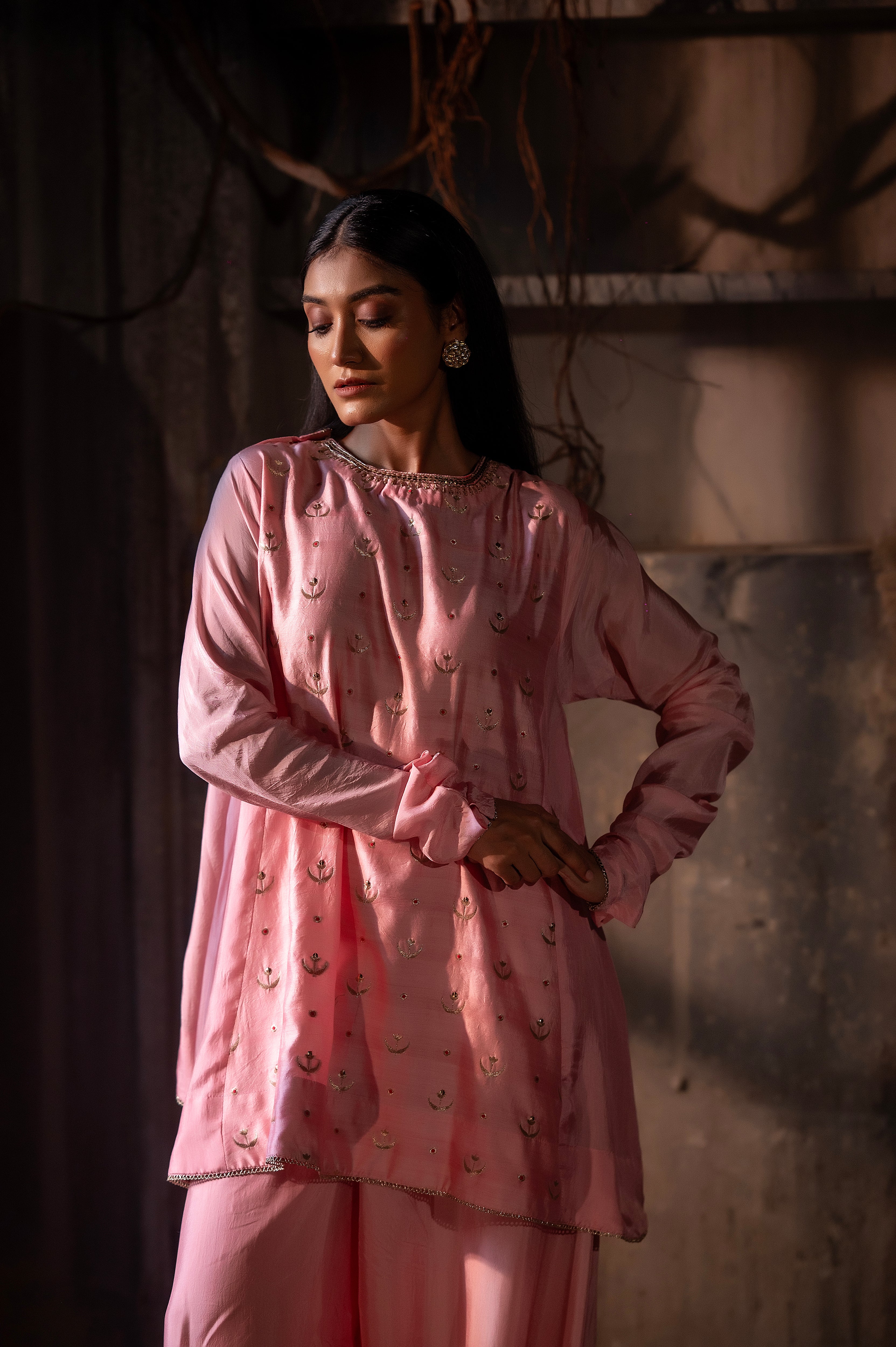 Chandphool Shabana in Tyohaar Pink Brocade with Tyohaar silk Garara