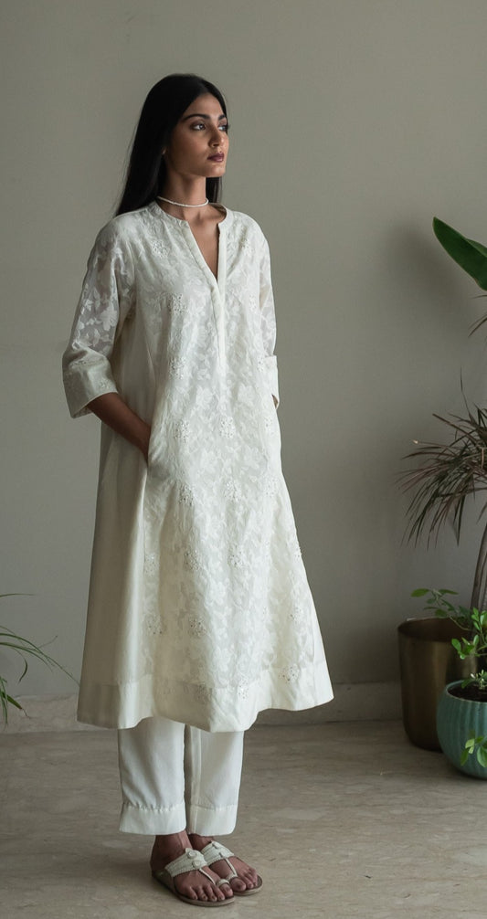 Jaya Kurta In Ivory Jacquard And Chanderi With Pants