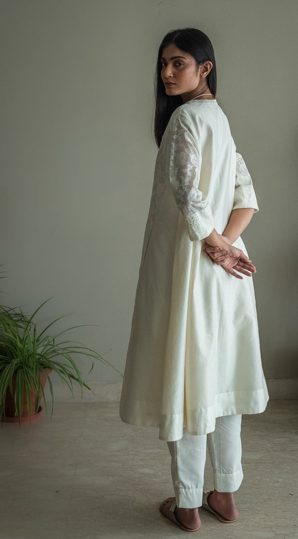Jaya Kurta In Ivory Jacquard And Chanderi With Pants