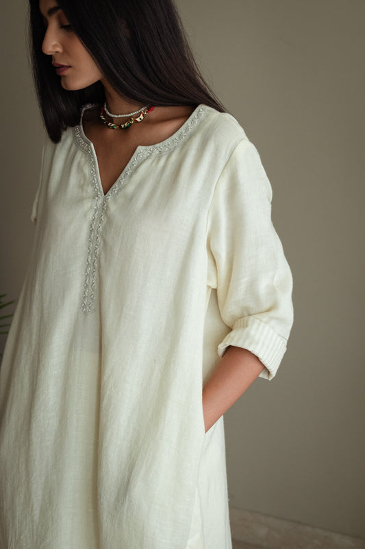 Mithai Maxi Kurta In Ivory Linen With Pants