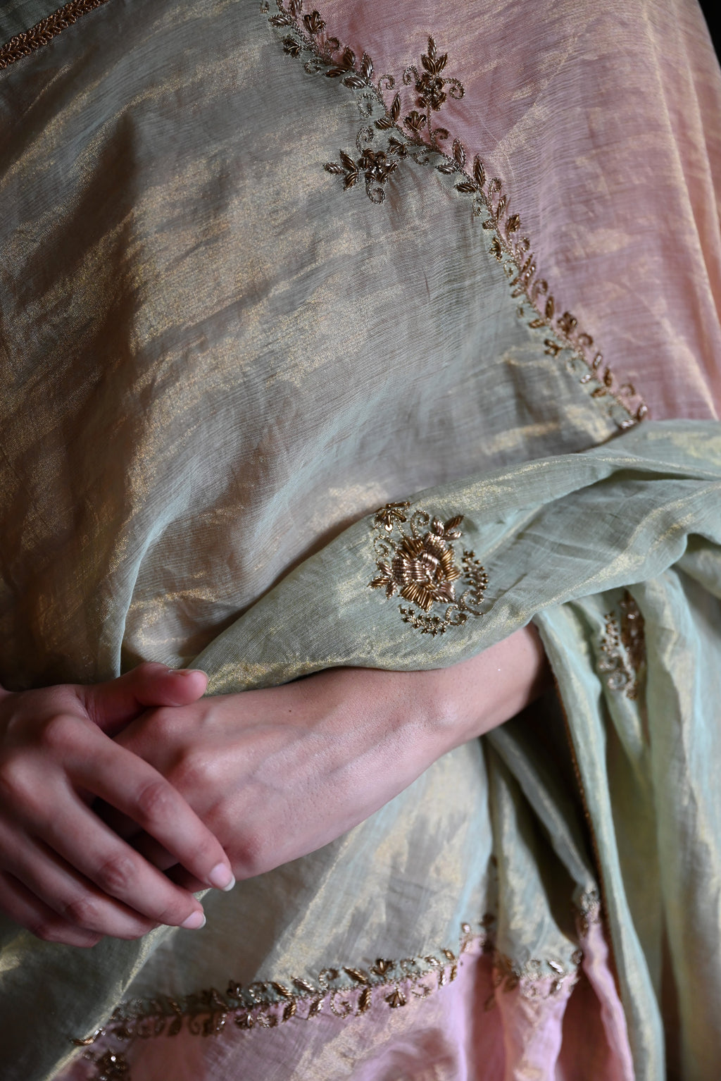 Chinaar Diagonal Saree in Pink & Pista Green Tissue