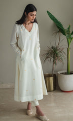 Churi Anu In Ivory Jamdani Muslin With Pants
