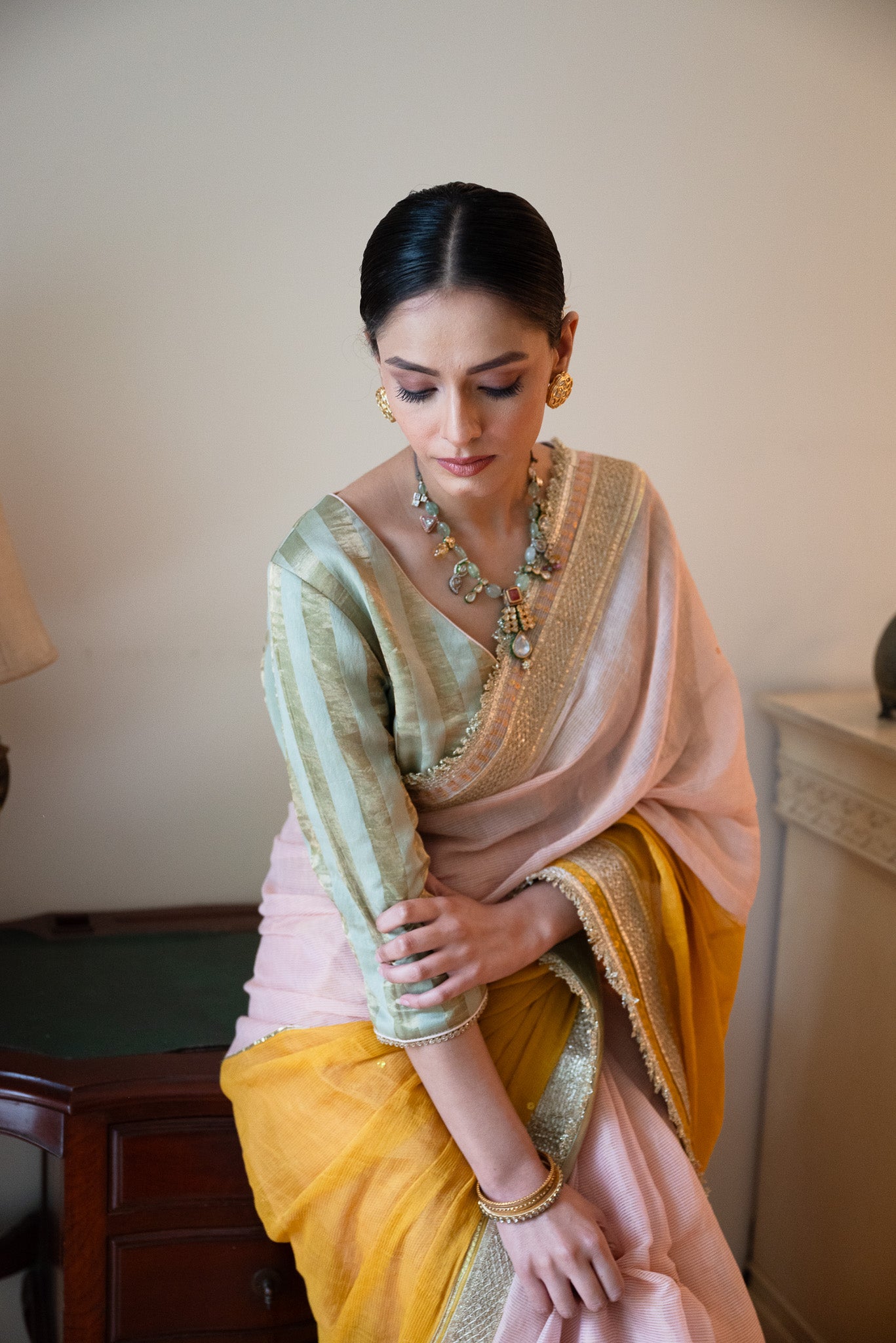 Jhilmil Dual Color Tilla Saree