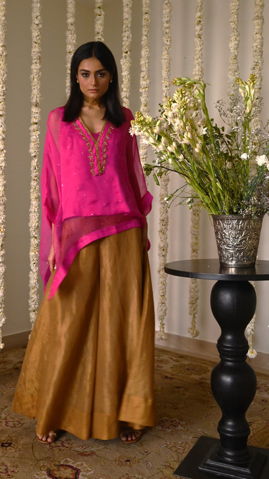 Short Waheeda Kaftan in Hot Pink with Gold Tissue Garara.