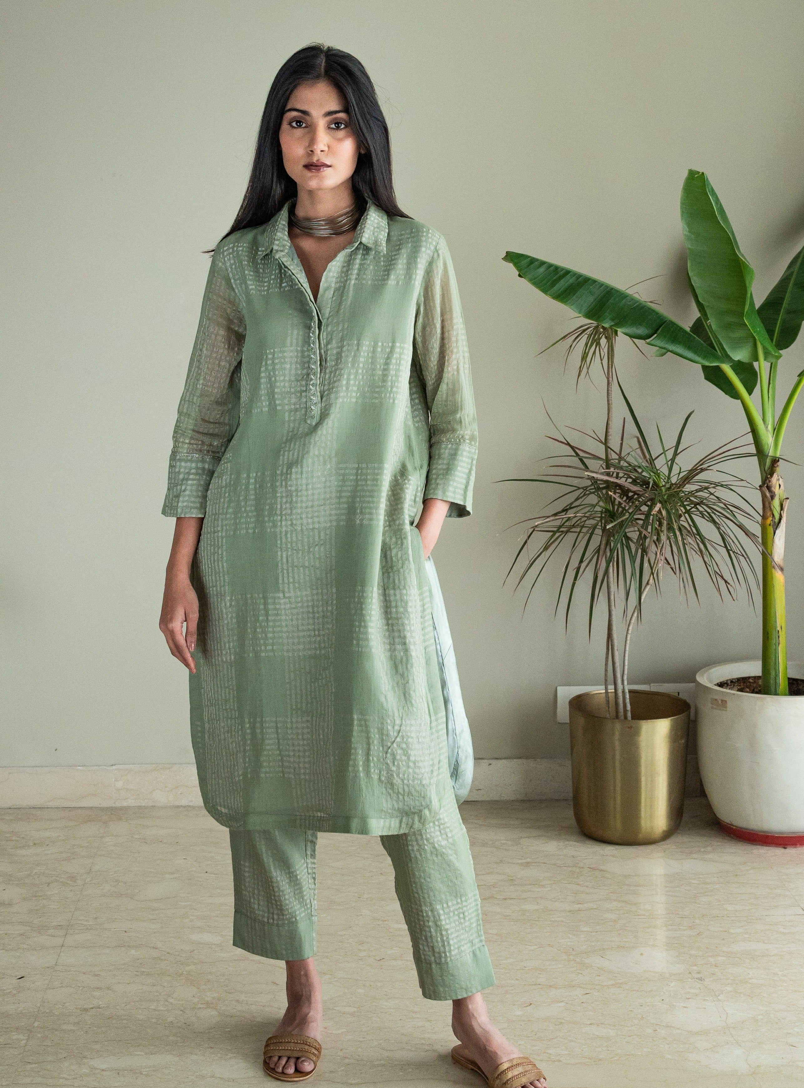 Shirt Kurta In Green Zari Jamdani Checks Muslin With Pants