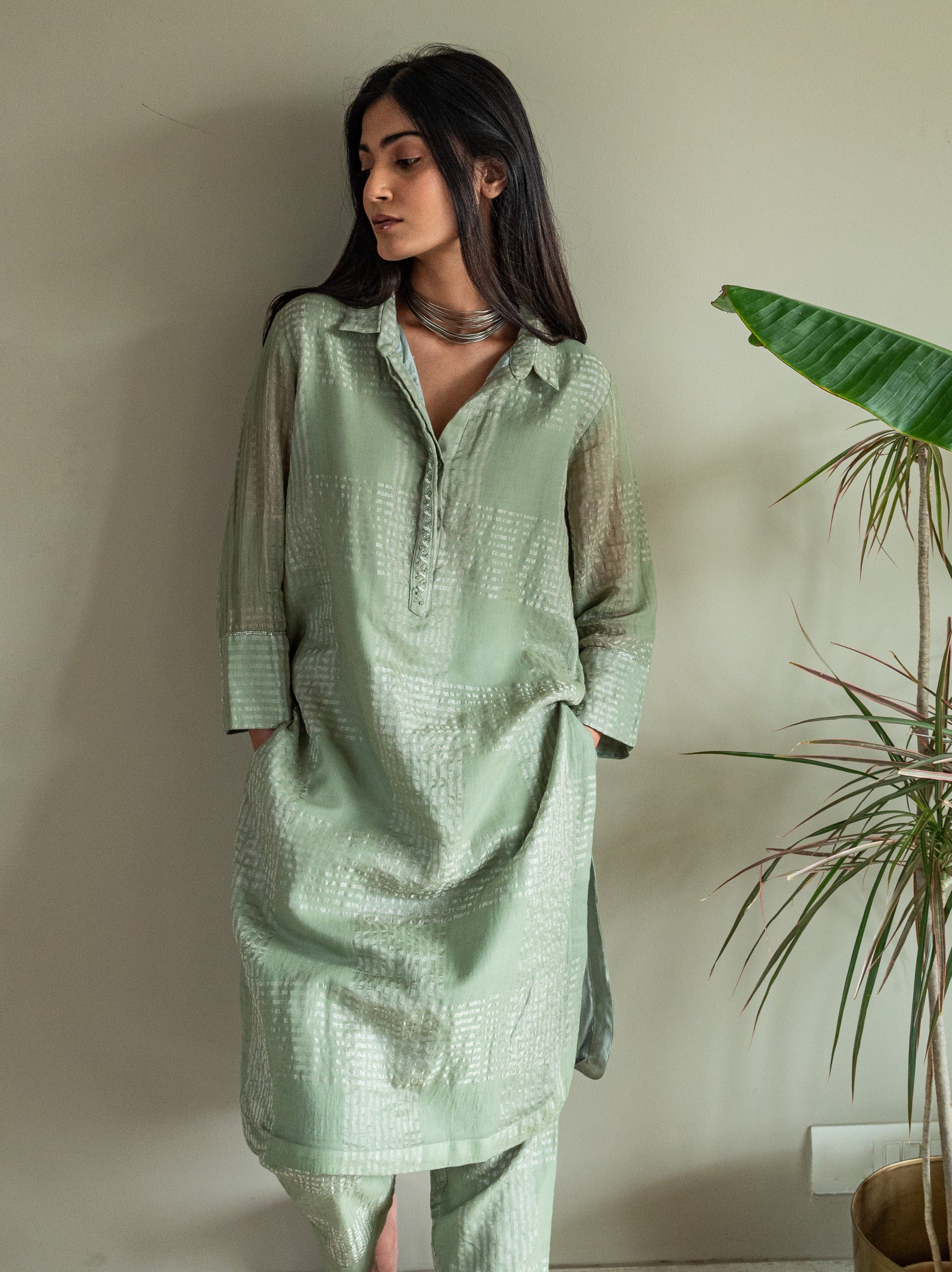 Shirt Kurta In Green Zari Jamdani Checks Muslin With Pants