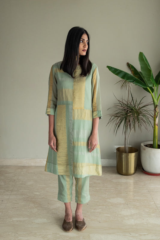 Hk Kurta In Green Zari Jamdani Striped Muslin With Pants