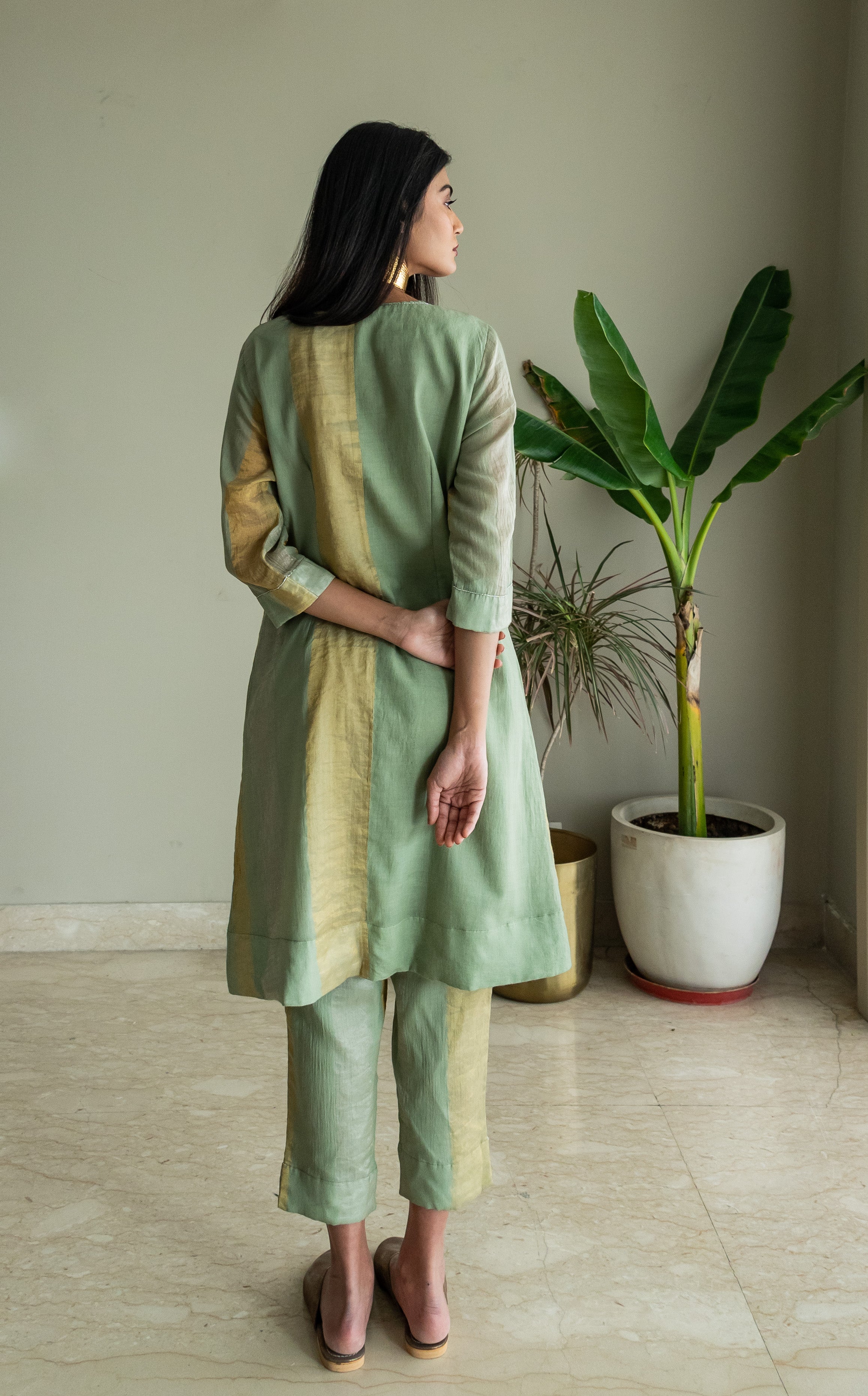 Hk Kurta In Green Zari Jamdani Striped Muslin With Pants