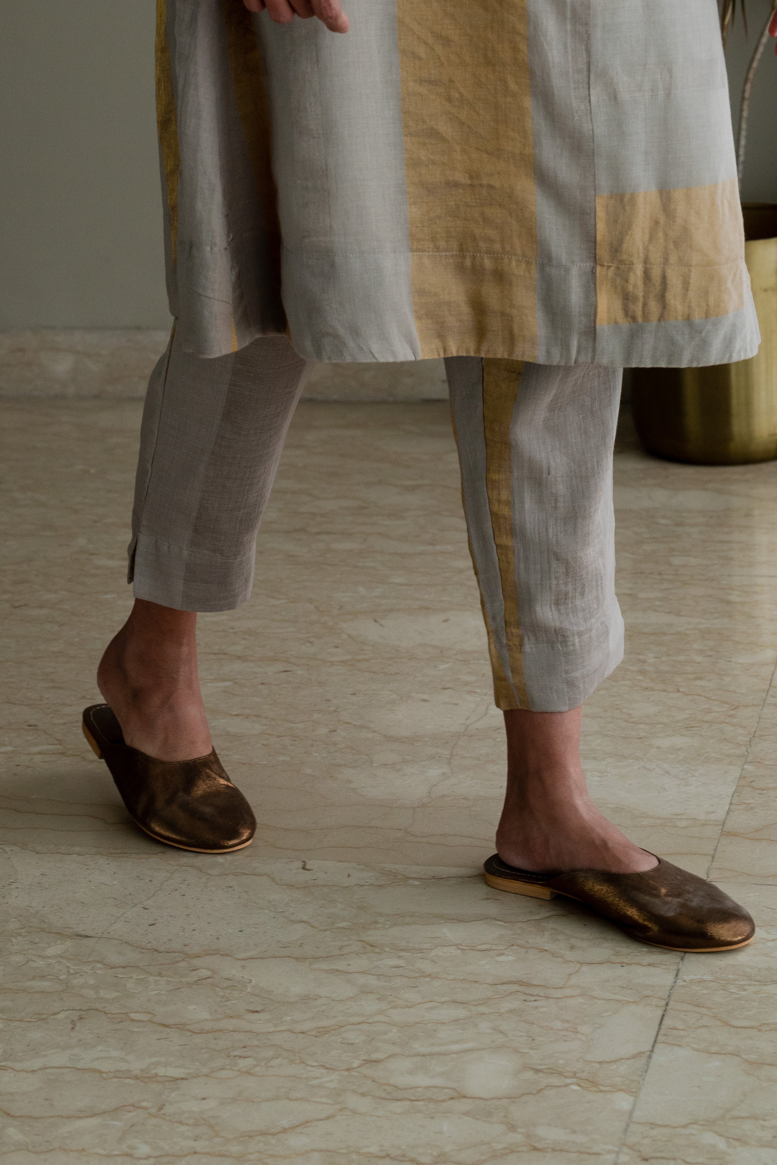 Hk Kurta In Taupe Zari Jamdani Striped Muslin With Pants