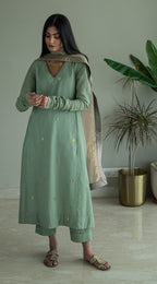 Churi Anu In Green Jamdani Muslin With Pants