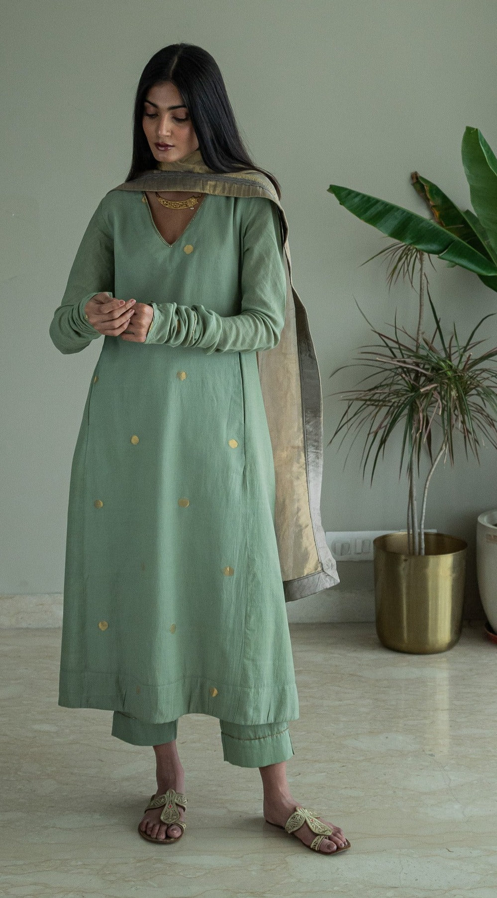 Churi Anu In Green Jamdani Muslin With Pants