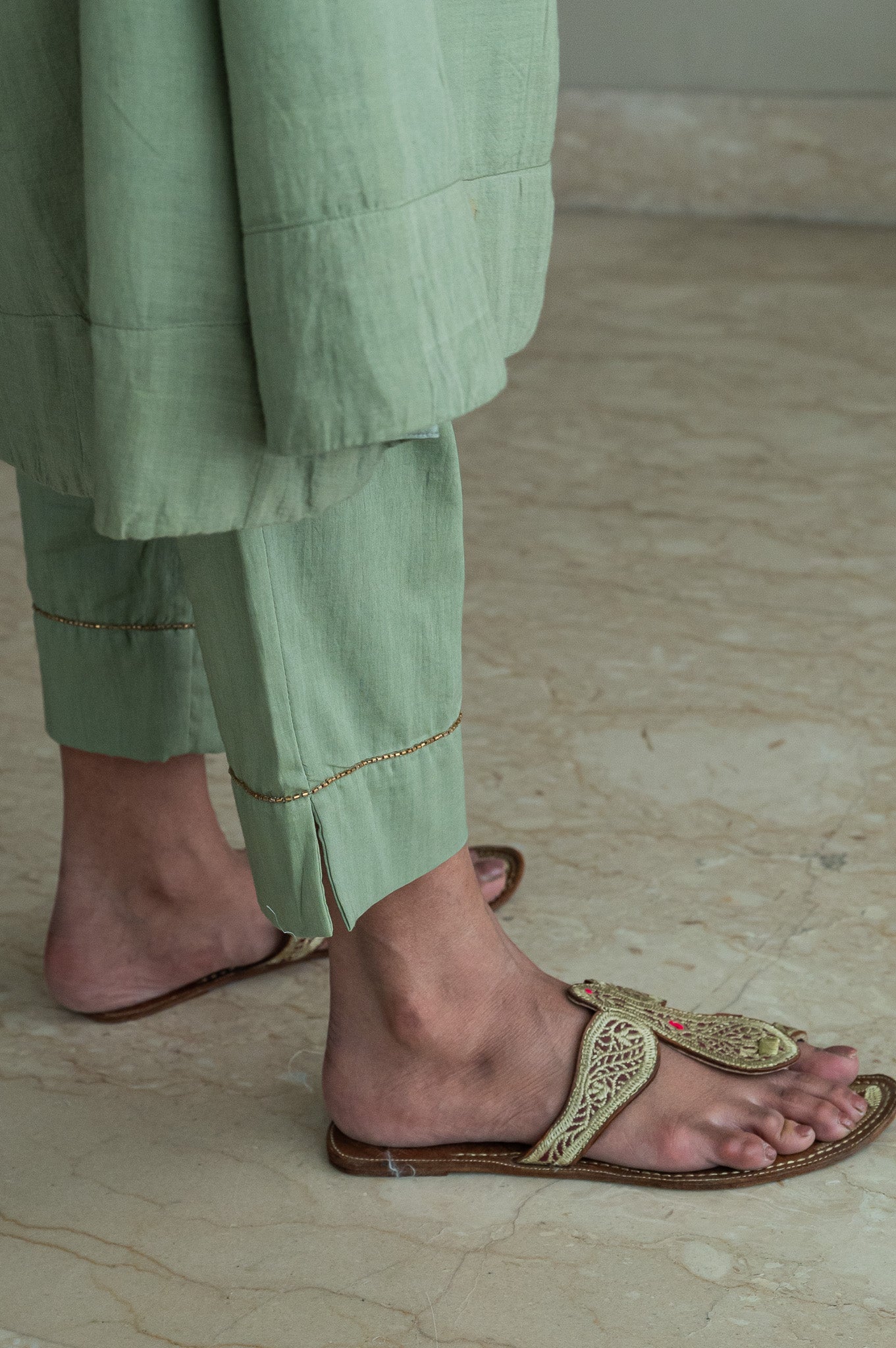 Churi Anu In Green Jamdani Muslin With Pants