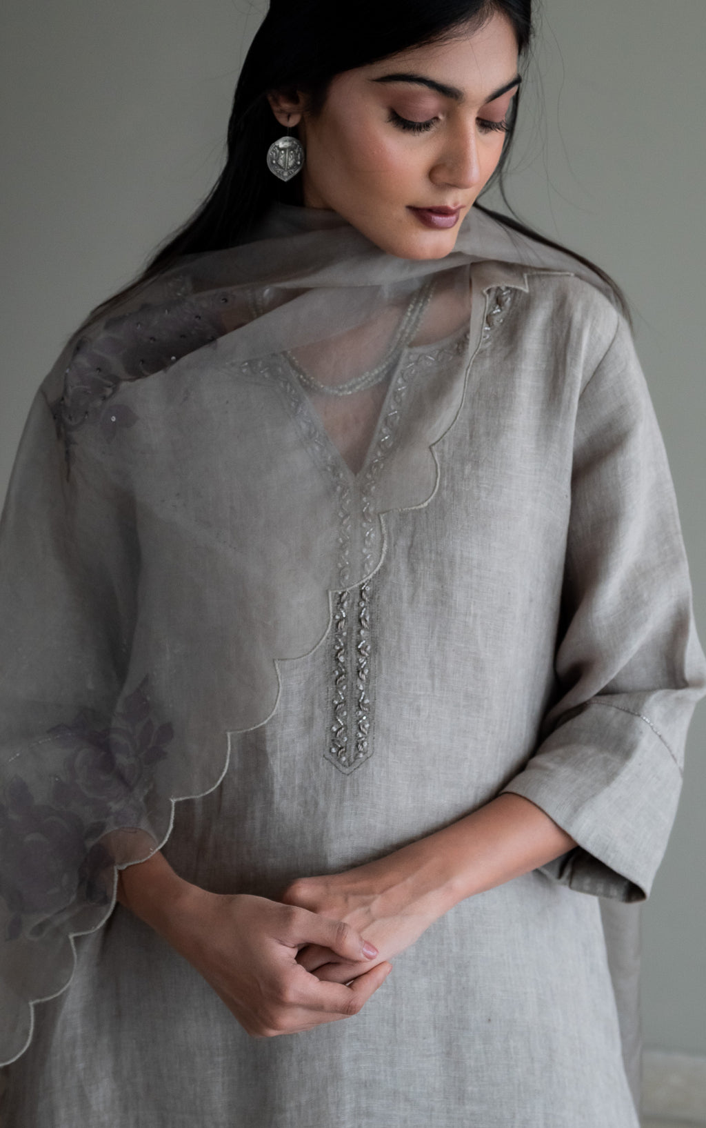 Mithai Maxi Kurta In Taupe Linen With Pants