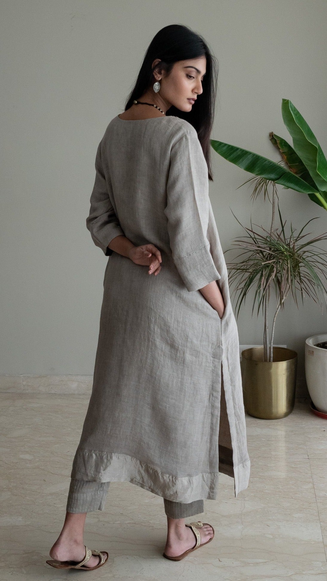 Mithai Maxi Kurta In Taupe Linen With Pants
