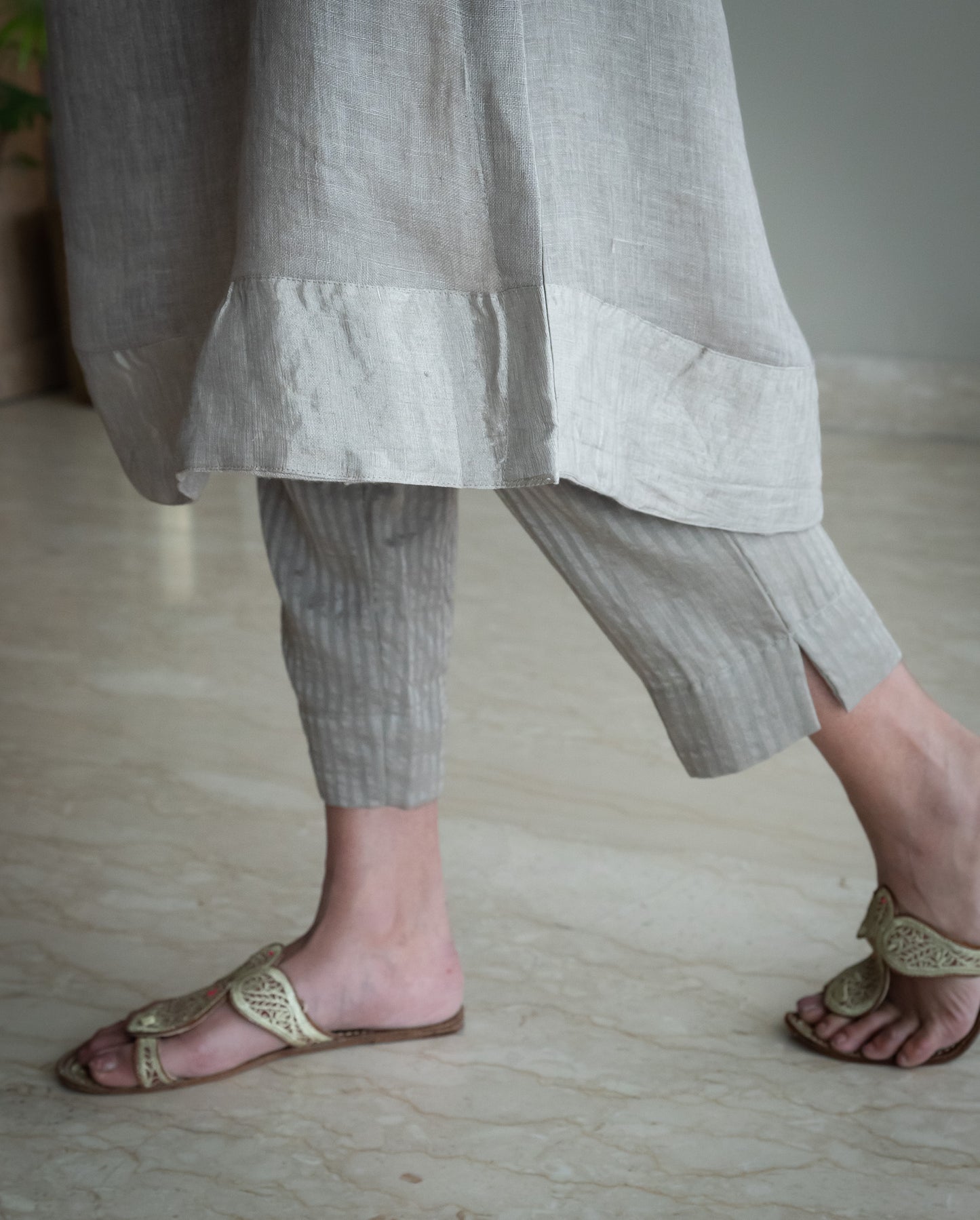 Mithai Maxi Kurta In Taupe Linen With Pants