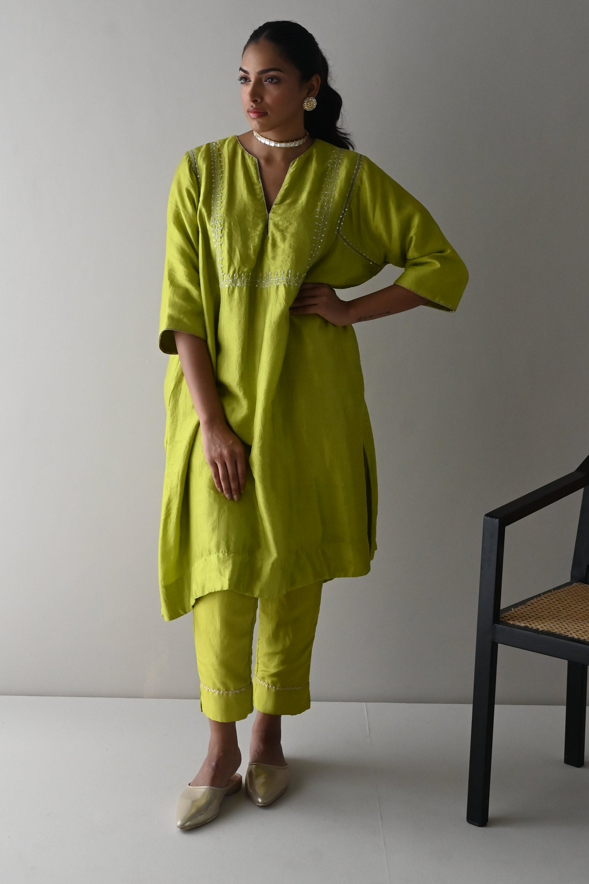 Jhabla Kurta in Neon Green Pure Silk with Neon Green Pant