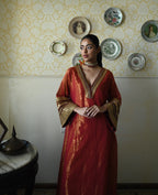 Waheeda with kalis in Red tissue