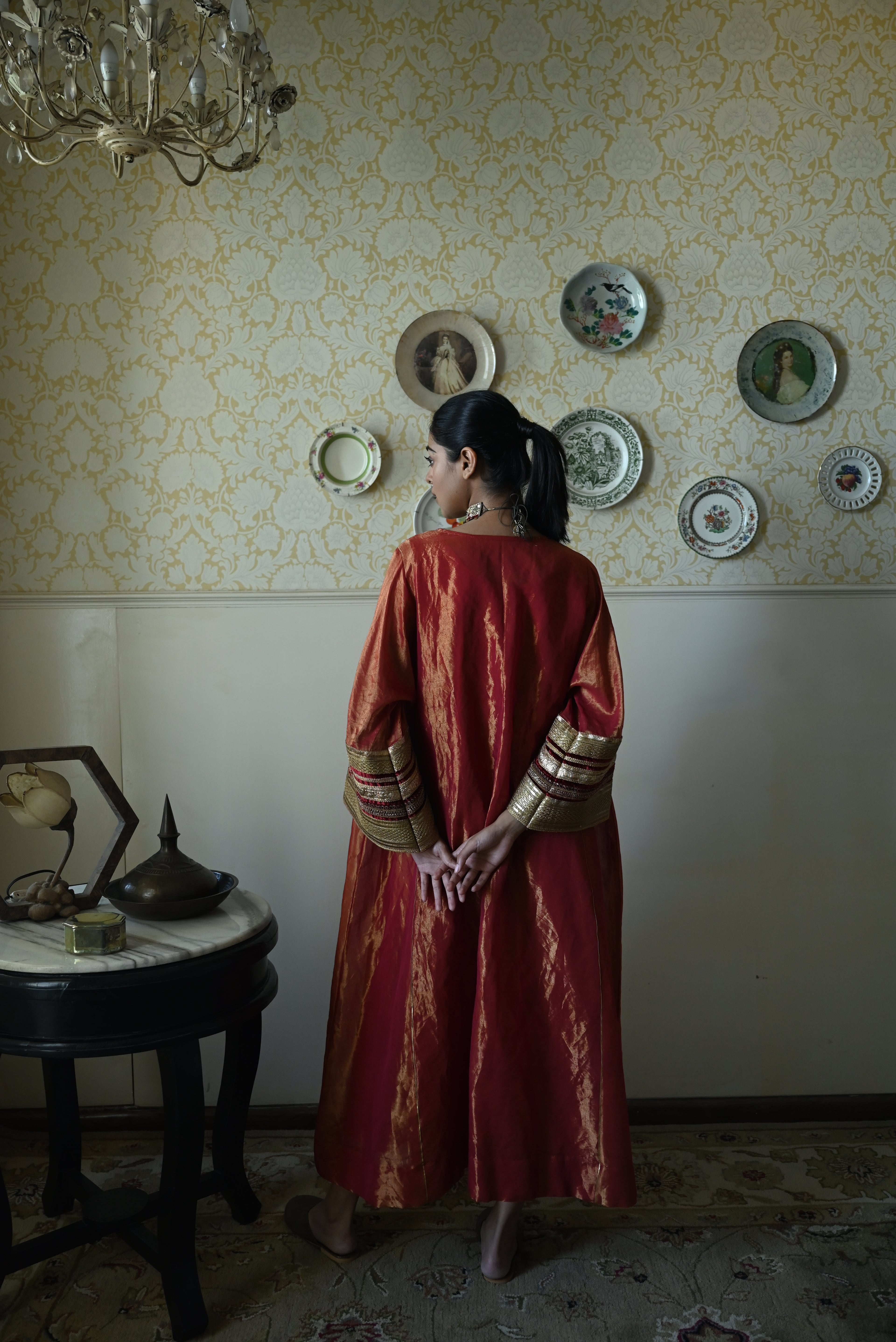 Waheeda with kalis in Red tissue