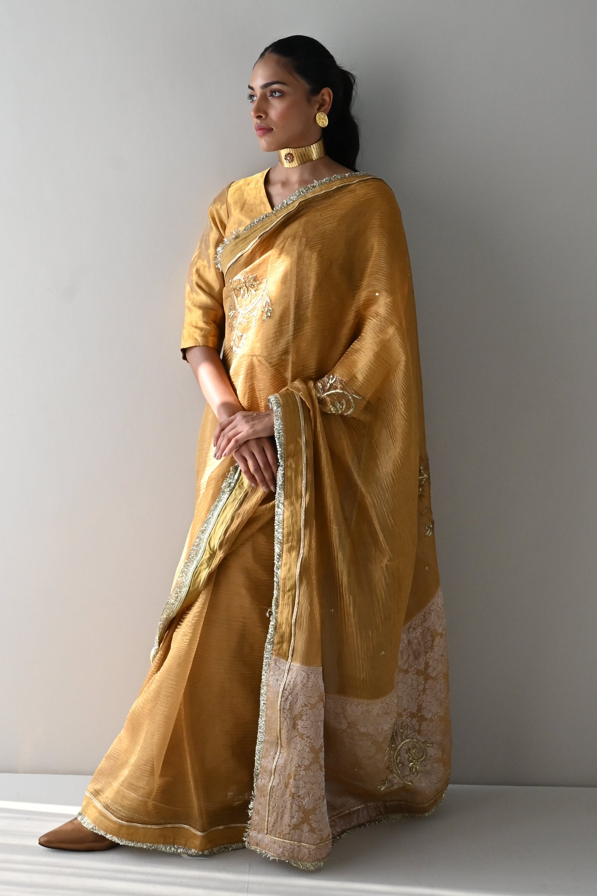 Kurkuri Saree in Gold Crushed Tissue