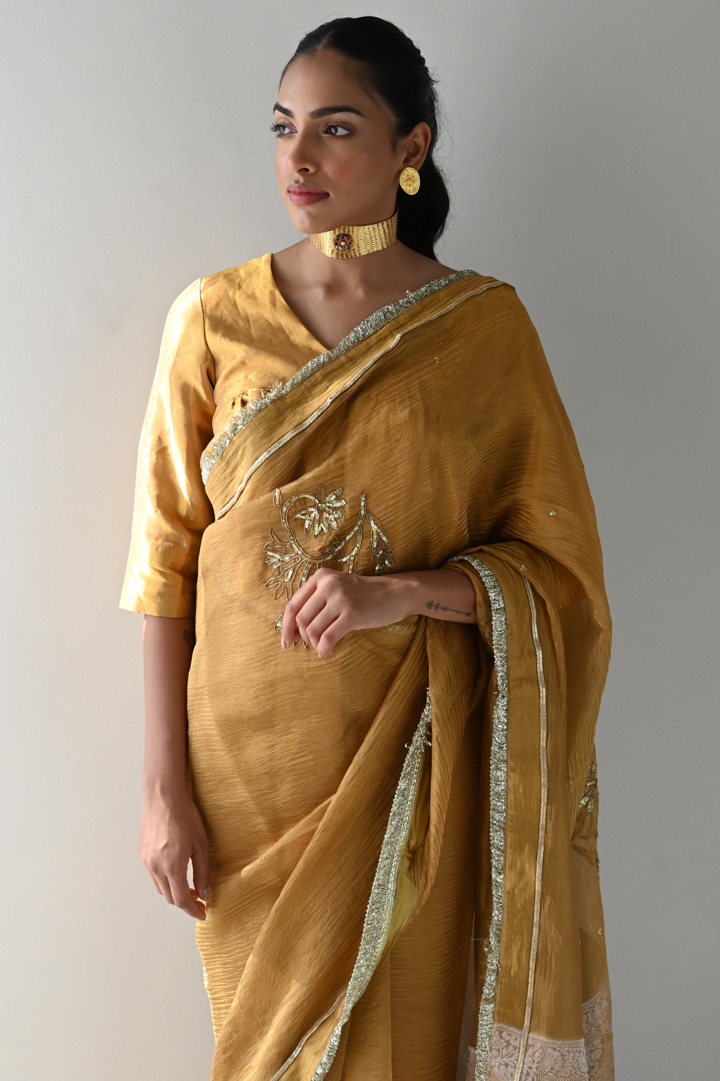 Kurkuri Saree in Gold Crushed Tissue