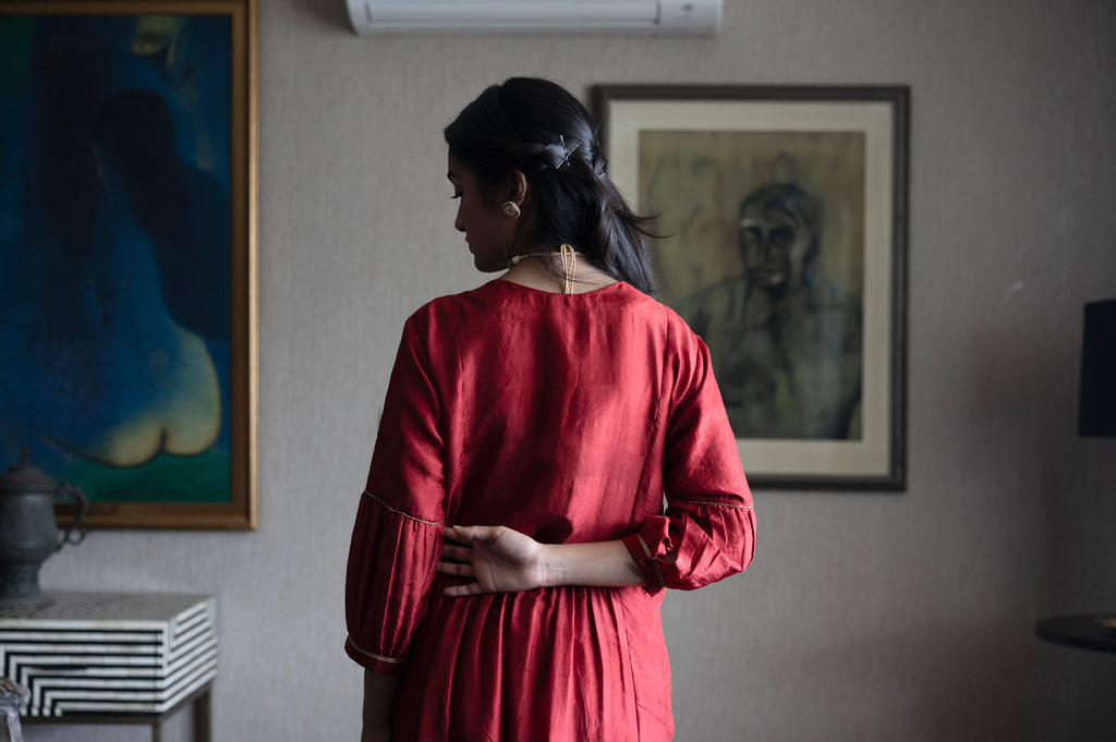 Shama Jacket 2.0 In Red Silk With Gold Silk Pant