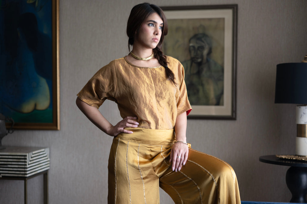 Sunheri Bandi Blouse in Gold Tissue