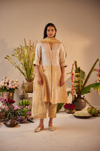 Stole in Pale Gold Organza Tissue