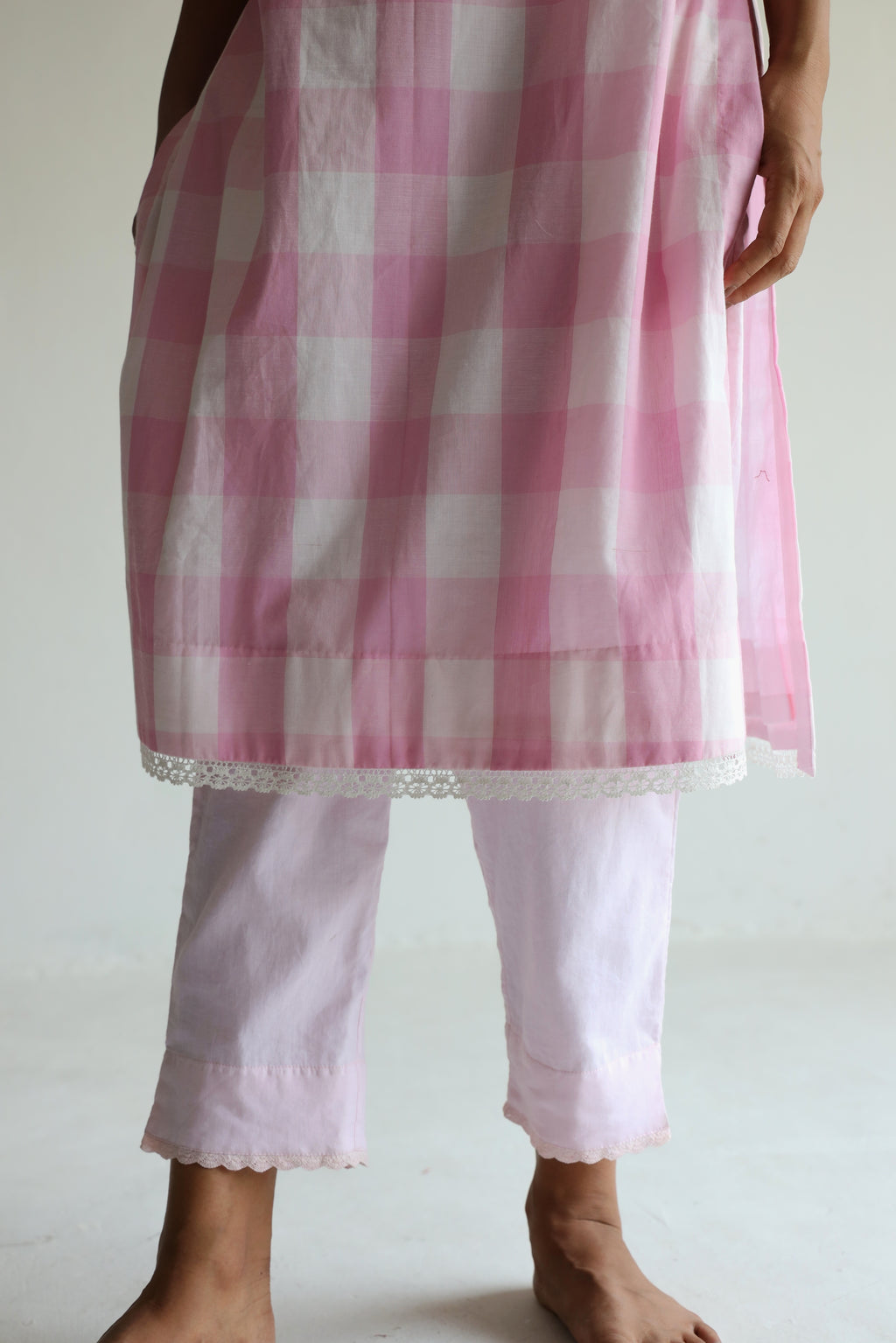 HK Kurta In Pink Jamdani Lungi Checks With Pants