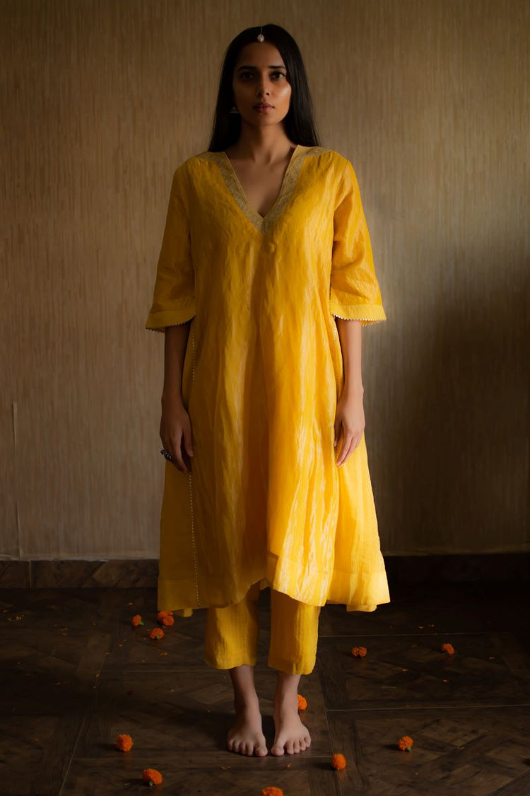 FB Kurta In Yellow tissue with pants – Shorshe Clothing