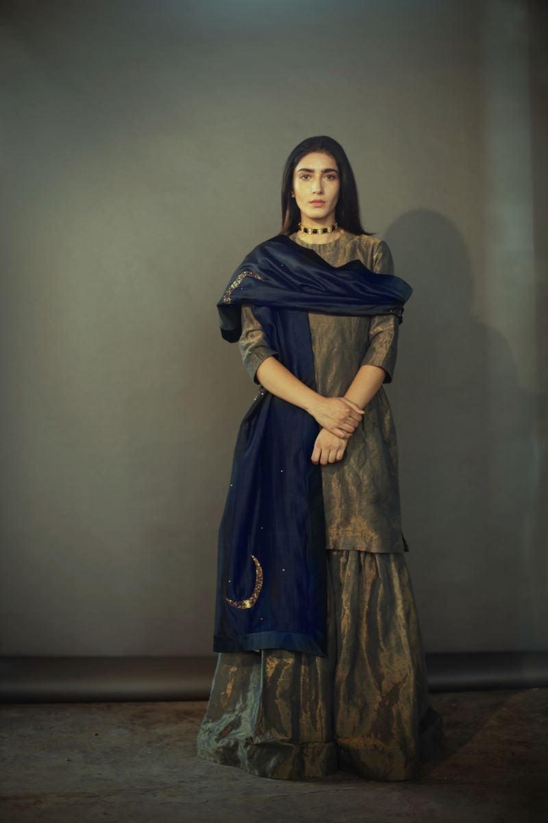 Char Chand Stole in Navy Chanderi