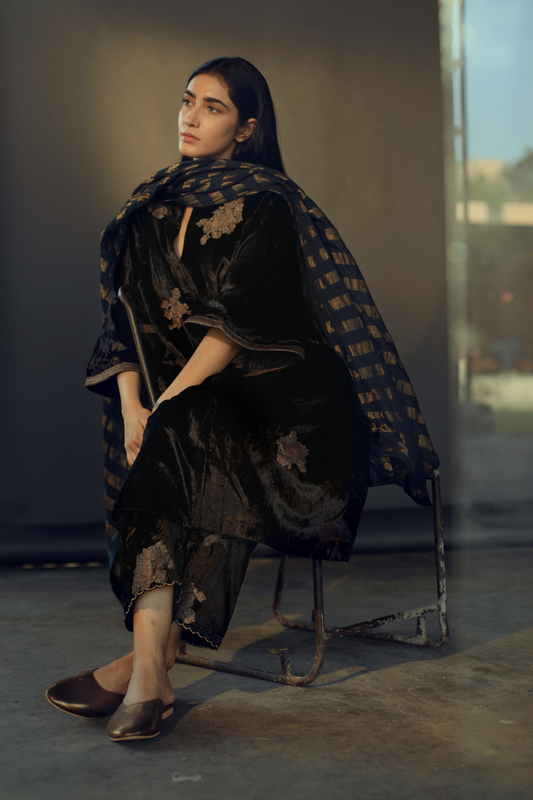 Dupatta in Navy Handloom Zari Stripes