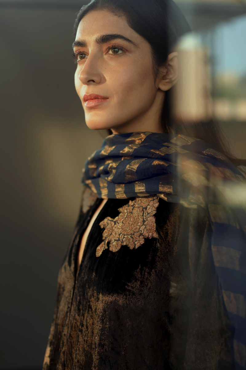 Dupatta in Navy Handloom Zari  Stripes