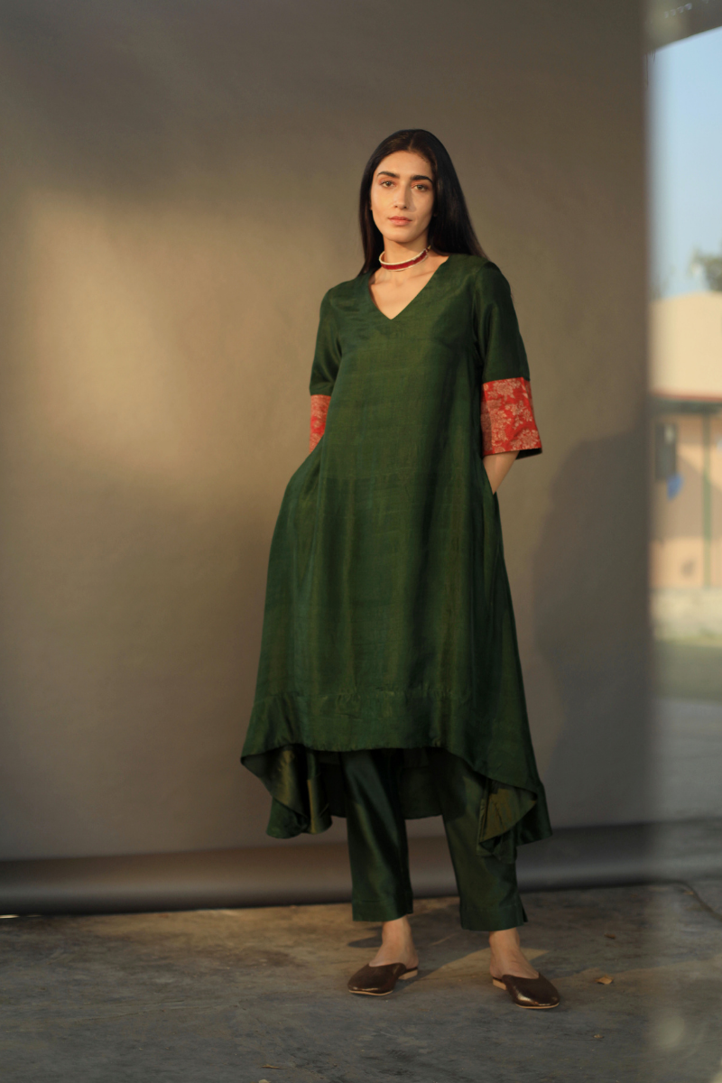 Ooch Neech Kurta In Olive With Cigarette Pant – Shorshe Clothing