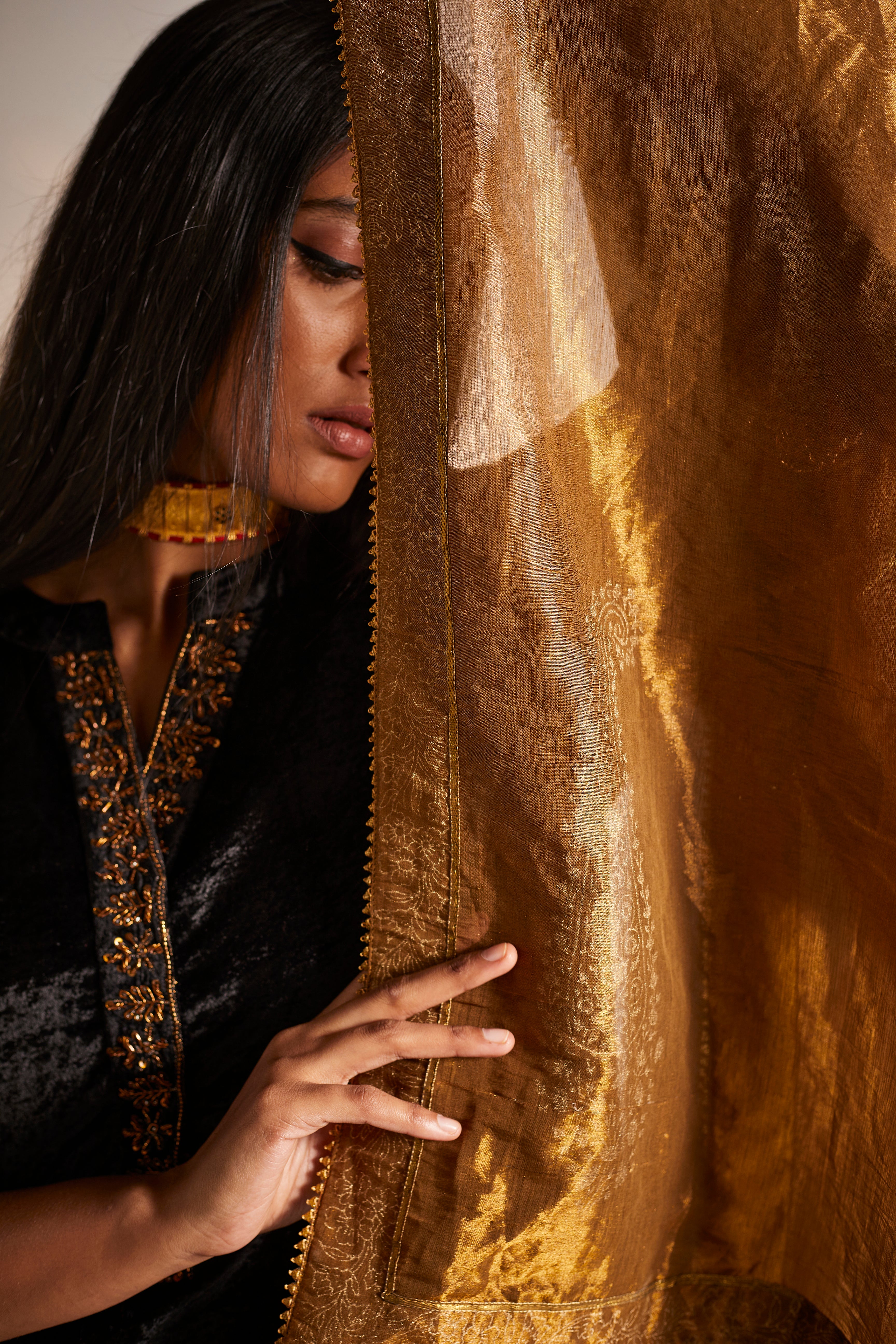 Dupatta in printed Antique Gold Tissue